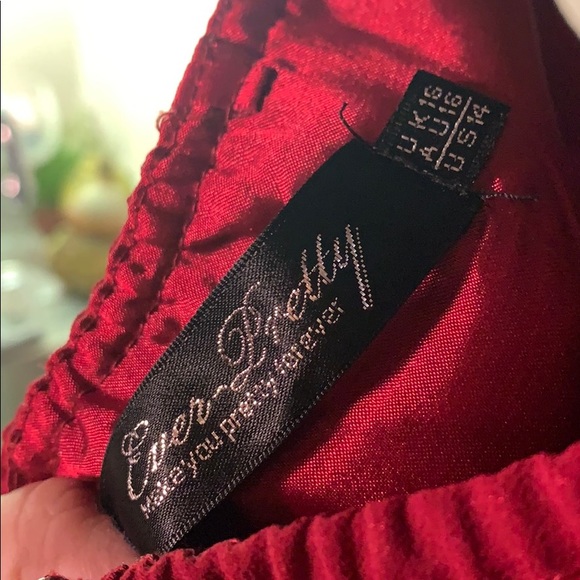 Burgandy Gown Prom or Function size 14 - Picture 8 of 8